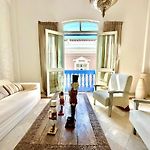 By Calamari Homes - Ayos 206 - Walled City