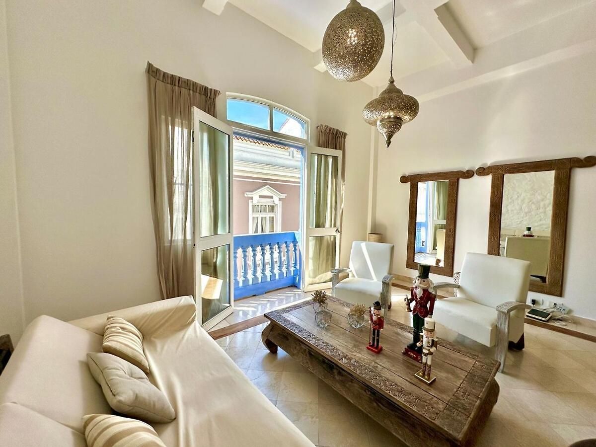 By Calamari Homes - Ayos 206 - Walled Apartment Cartagena