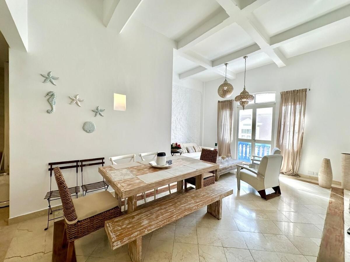 By Calamari Homes - Ayos 206 - Walled Cartagena