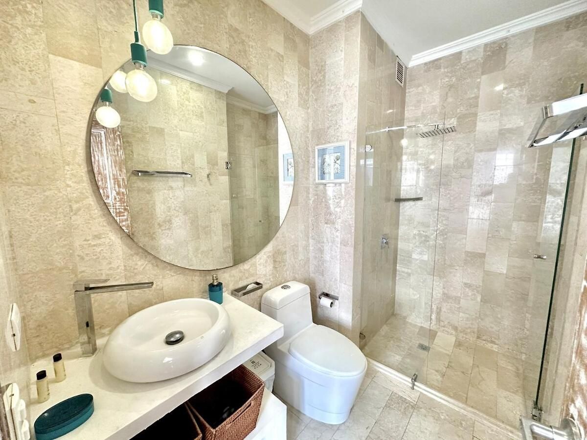 By Calamari Homes - Ayos 206 - Walled Apartment *