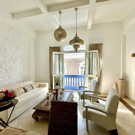 By Calamari Homes - Ayos 206 - Walled Apartment Cartagena
