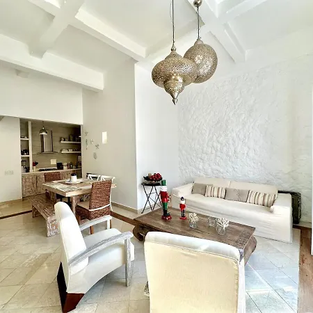 By Calamari Homes - Ayos 206 - Walled Apartment Cartagena