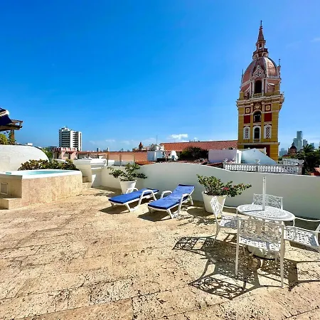 By Calamari Homes - Ayos 206 - Walled Apartment